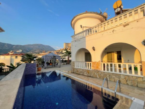Exclusive Villa with own pool, 3 min to beach